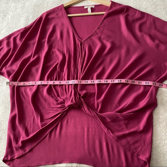 Leith Magenta Knotted Front Top - Picture 6 of 10